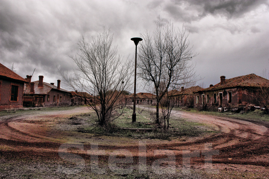 La plazoleta del barrio viejo copia